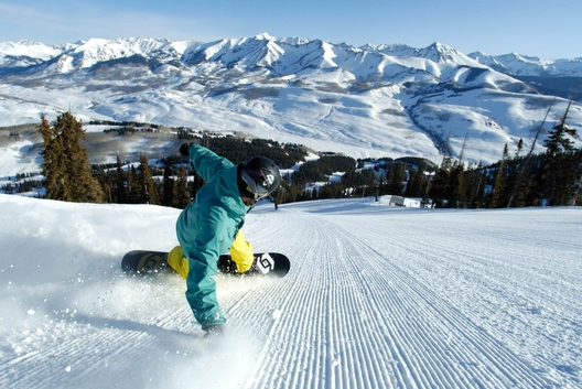 Сноубординг - один из самых популярных видов зимнего спорта.