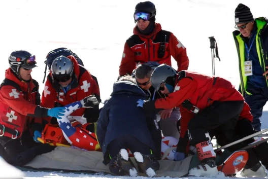 Травма лыжника - основная опасность горнолыжного спорта.