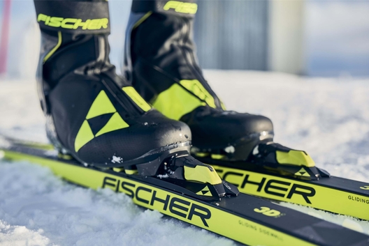 Беговые лыжи Fischer Fischer - одна из самых популярных фирм экипировки для лыжного спорта.